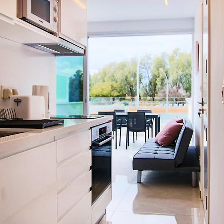 Phaedrus Living - Seaside Luxury Flat Harbour 109 Apartment Paphos Bagian luar foto