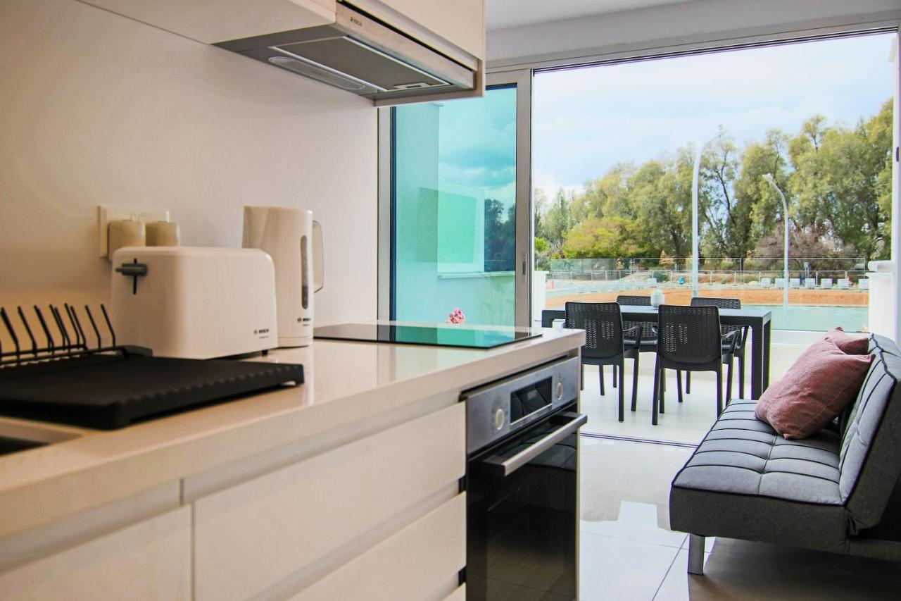 Phaedrus Living - Seaside Luxury Flat Harbour 109 Apartment Paphos Bagian luar foto