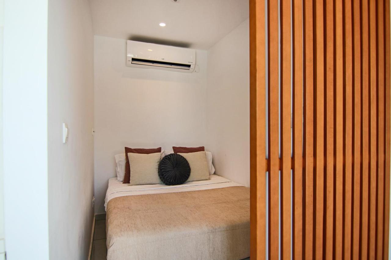 Phaedrus Living - Seaside Luxury Flat Harbour 109 Apartment Paphos Bagian luar foto